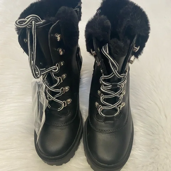 torrid | Shoes | New Without Boxtorrid Black Wfaux Fur Ankle  display picture 1